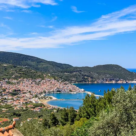 Agia Marina ヴィラ *