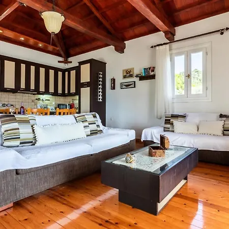 Agia Marina - Secluded Comfort & Harbor View Βίλα