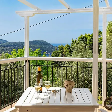 Agia Marina - Secluded Comfort & Harbor View Σκόπελος