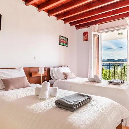 Agia Marina - Secluded Comfort & Harbor View Βίλα