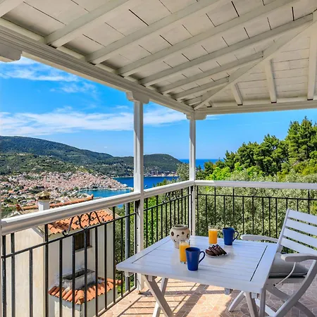 Agia Marina - Secluded Comfort & Harbor View Σκόπελος