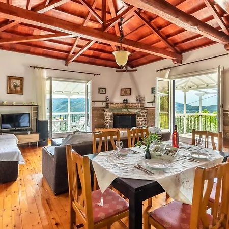 Agia Marina - Secluded Comfort & Harbor View Βίλα